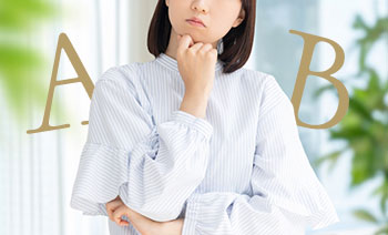 選択に悩む女性